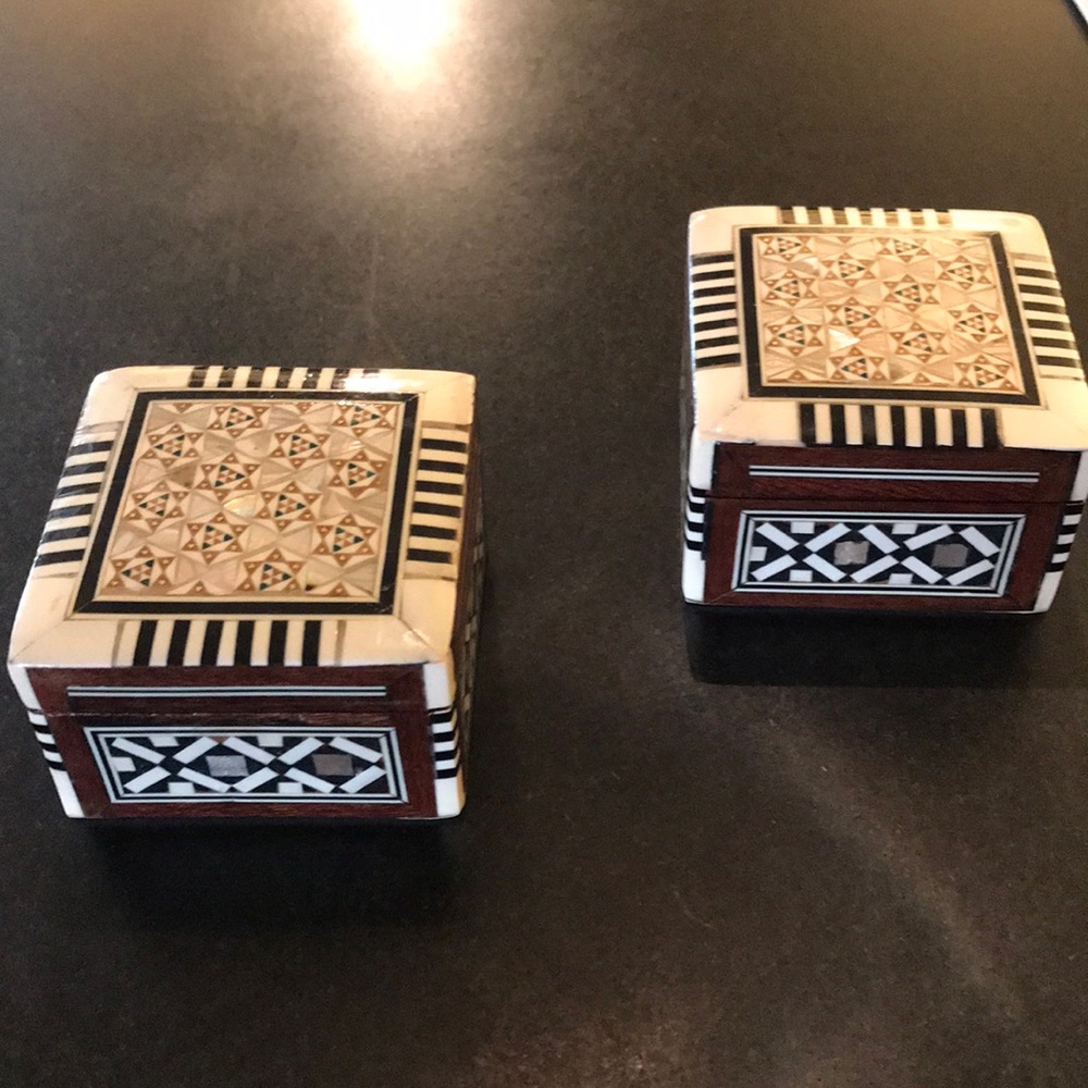 Square decorative treasure boxes